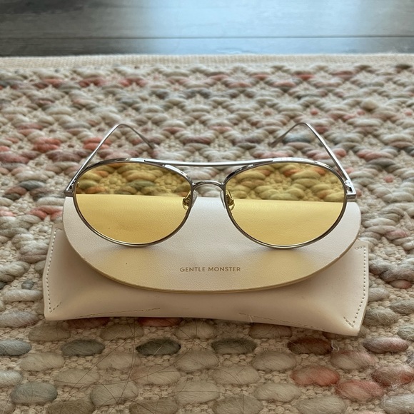 Gentle Monster Sunglasses - Picture 3 of 4